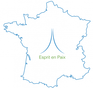 Carte France avec logo et nom ESPRIT EN PAIX en vert Ain Bourg-en-bresse Aisne Laon Allier Moulins Alpes-de-Haute-Provence Digne-les-bains Hautes-alpes Gap Alpes-maritimes Nice Ardèche Privas Ardennes Charleville-mézières Ariège Foix Aube Troyes Aude Carcassonne Aveyron Rodez Bouches-du-Rhône Marseille Calvados Caen Cantal Aurillac Charente Angoulême Charente-maritime La rochelle Cher Bourges Corrèze Tulle Côte-d'Or Dijon Côtes-d'Armor Saint-brieuc Creuse Guéret Dordogne Périgueux Doubs Besançon Drôme Valence Eure Évreux Eure-et-loir Chartres Finistère Quimper Gard Nîmes Haute-garonne Toulouse Gers Auch Gironde Bordeaux Hérault Montpellier Ille-et-vilaine Rennes Indre Châteauroux Indre-et-loire Tours Isère Grenoble Jura Lons-le-saunier Landes Mont-de-marsan Loir-et-cher Blois Loire Saint-étienne Haute-loire Le puy-en-velay Loire-atlantique Nantes Loiret Orléans Lot Cahors Lot-et-garonne Agen Lozère Mende Maine-et-loire Angers Manche Saint-lô Marne Châlons-en-champagne Haute-marne Chaumont Mayenne Laval Meurthe-et-moselle Nancy Meuse Bar-le-duc Morbihan Vannes Moselle Metz Nièvre Nevers Nord Lille Oise Beauvais Orne Alençon Pas-de-calais Arras Puy-de-dôme Clermont-ferrand Pyrénées-atlantiques Pau Hautes-Pyrénées Tarbes Pyrénées-orientales Perpignan Bas-rhin Strasbourg Haut-rhin Colmar Rhône Lyon Haute-saône Vesoul Saône-et-loire Mâcon Sarthe Le mans Savoie Chambéry Haute-savoie Annecy Paris Paris Seine-maritime Rouen Seine-et-marne Melun Yvelines Versailles Deux-sèvres Niort Somme Amiens Tarn Albi Tarn-et-Garonne Montauban Var Toulon Vaucluse Avignon Vendée La roche-sur-yon Vienne Poitiers Haute-vienne Limoges Vosges Épinal Yonne Auxerre Territoire de belfort Belfort Essonne Évry Hauts-de-seine Nanterre Seine-Saint-Denis Bobigny Val-de-marne Créteil Val-d'Oise Cergy Pontoise